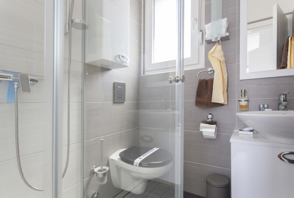 Apartments Svetec วีร์ ภายนอก รูปภาพ