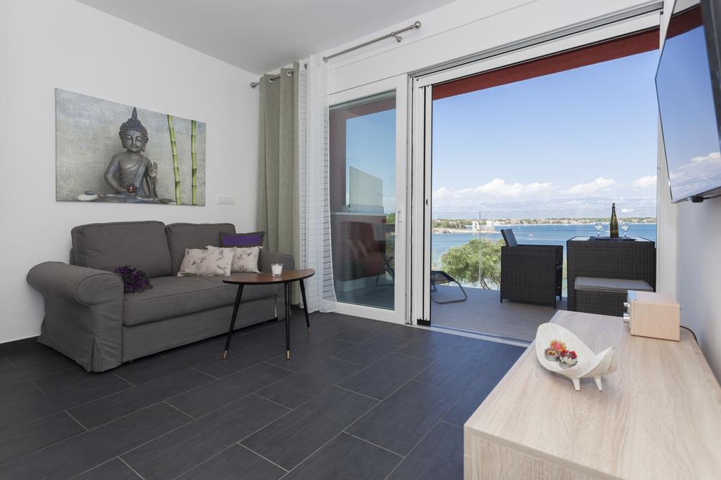 Apartments Svetec วีร์ ภายนอก รูปภาพ