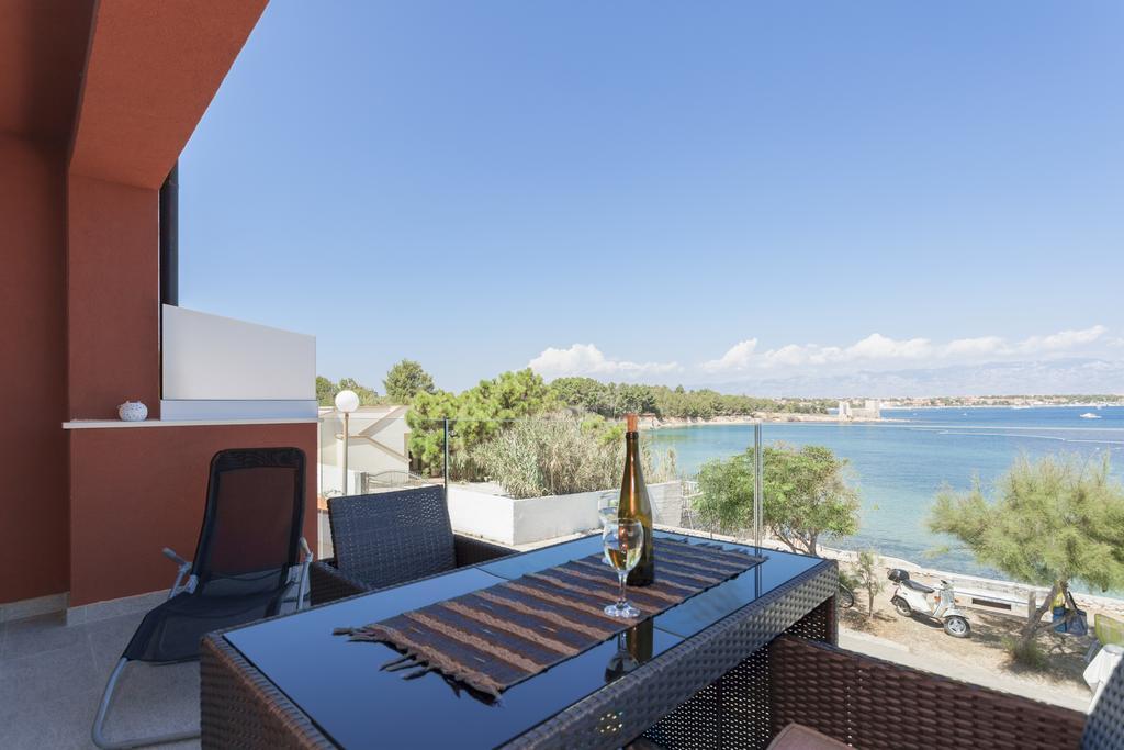 Apartments Svetec วีร์ ภายนอก รูปภาพ
