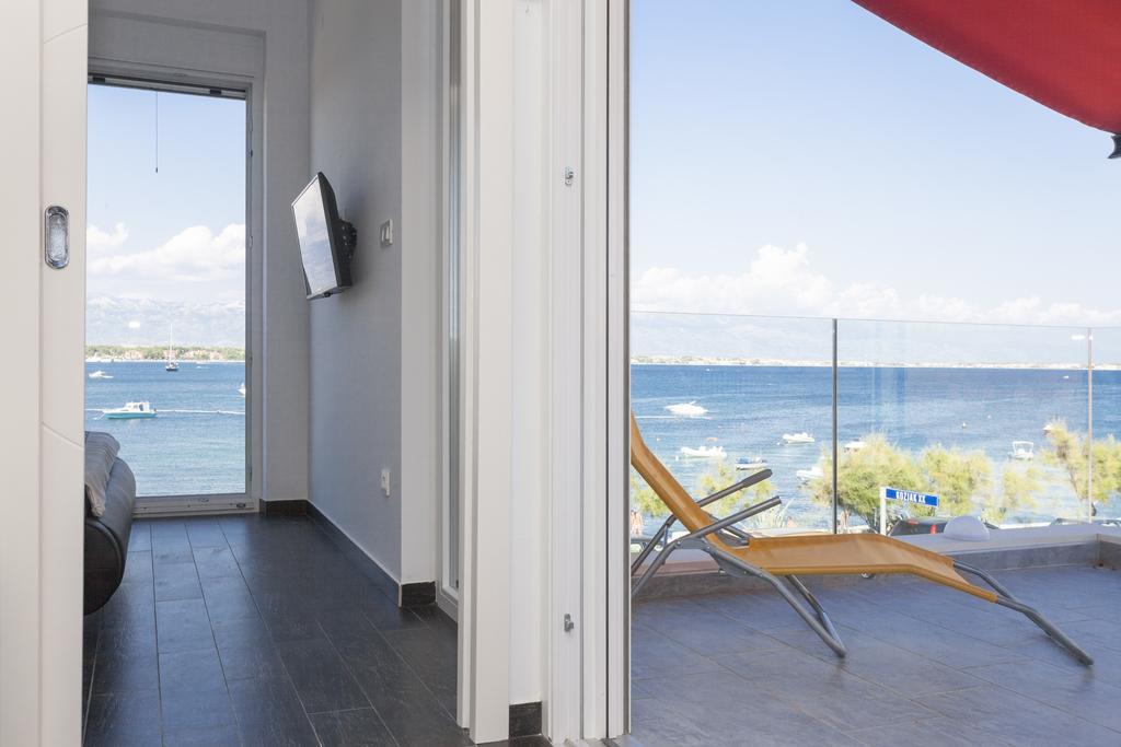 Apartments Svetec วีร์ ภายนอก รูปภาพ
