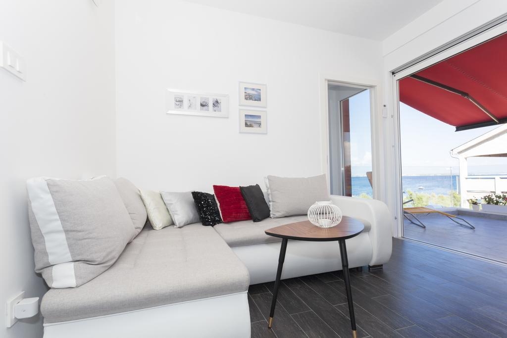 Apartments Svetec วีร์ ภายนอก รูปภาพ