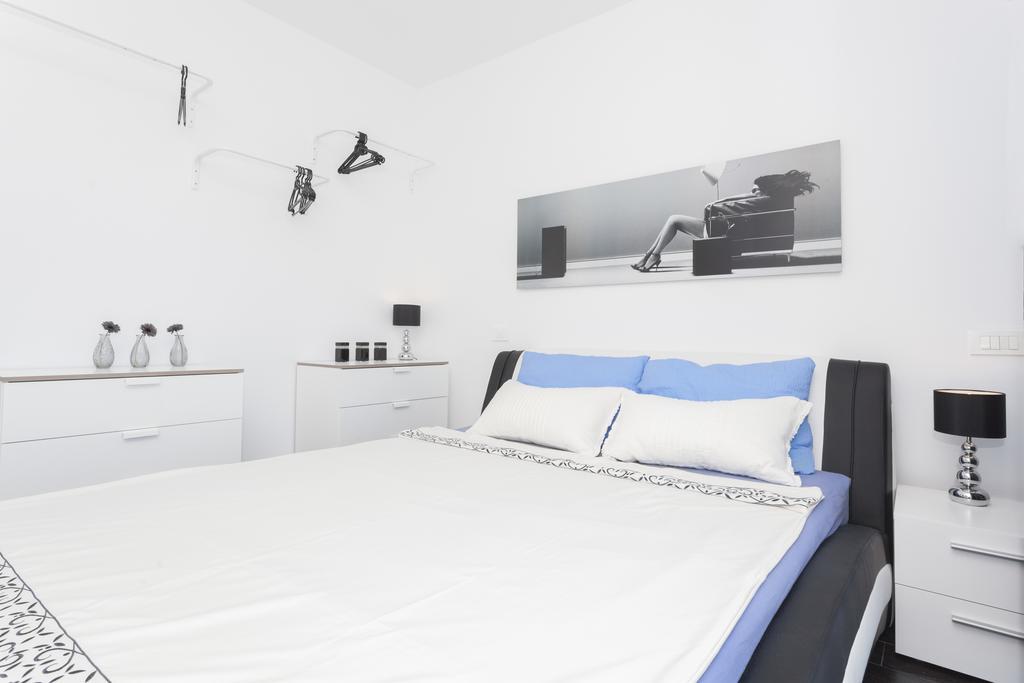 Apartments Svetec วีร์ ภายนอก รูปภาพ
