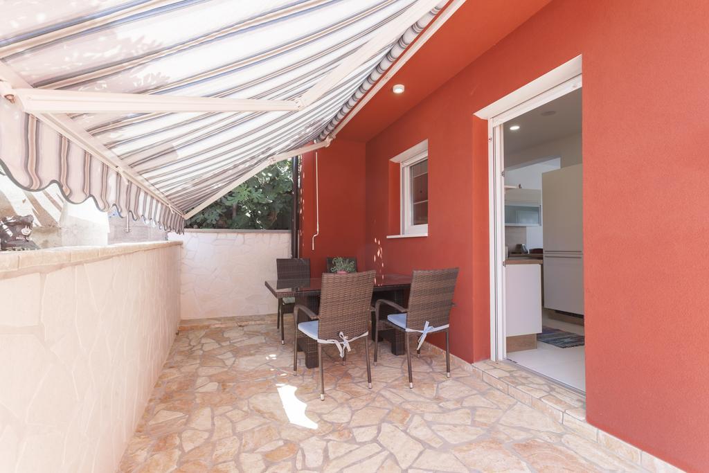 Apartments Svetec วีร์ ภายนอก รูปภาพ