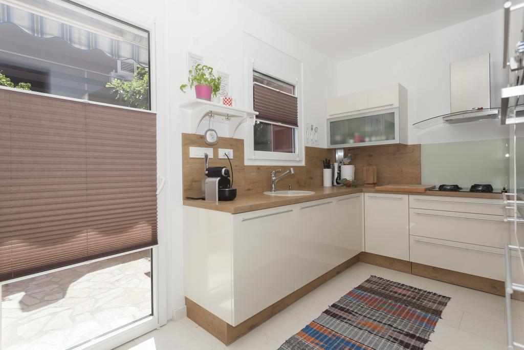 Apartments Svetec วีร์ ภายนอก รูปภาพ