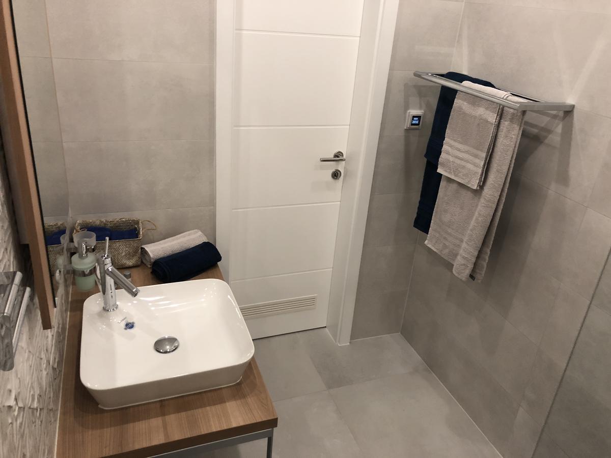 Apartments Svetec วีร์ ภายนอก รูปภาพ